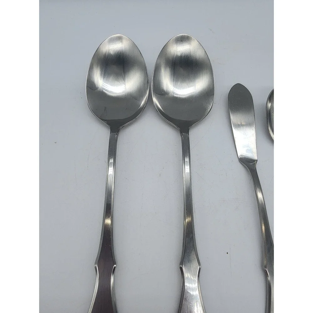 Wm A Rogers Premier Stainless Oneida Royal Shell Flatware Set 4pc USA Spoons Nut